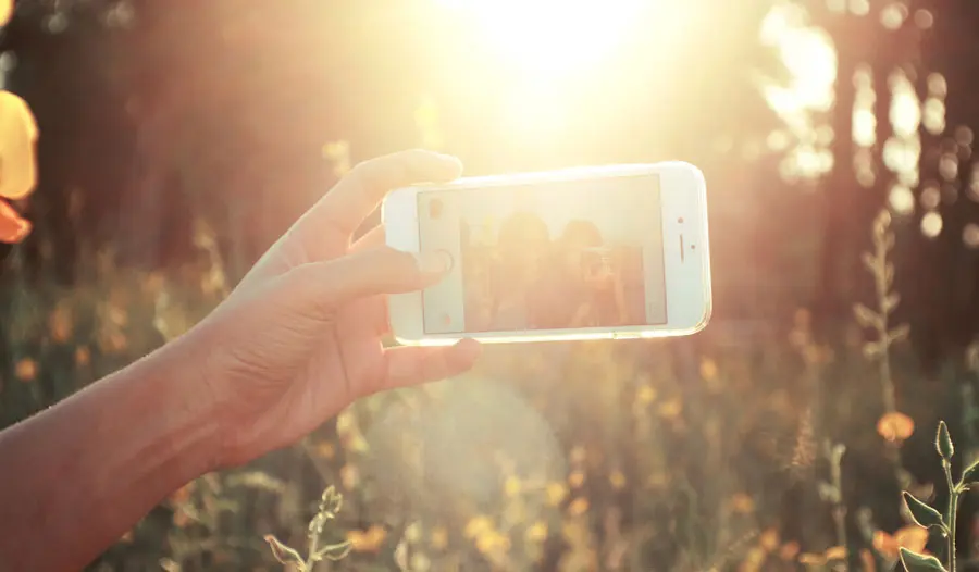 Link Between Selfies and Low Self-esteem